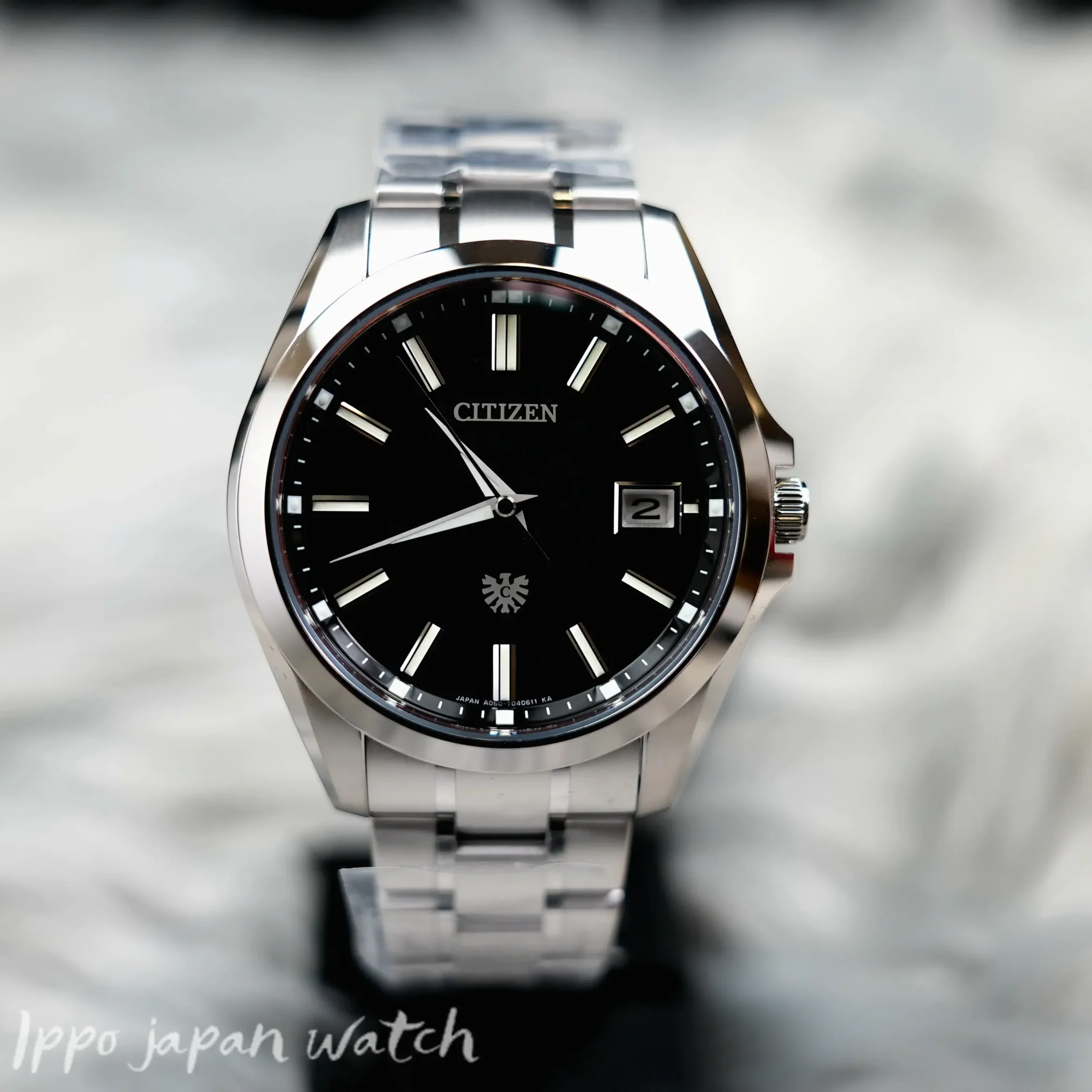 Đồng hồ The Citizen Eco-Drive Tosa Washi AQ4091-56E mặt số màu đen. Dây đeo bằng titanium. Thân vỏ bằng titanium.