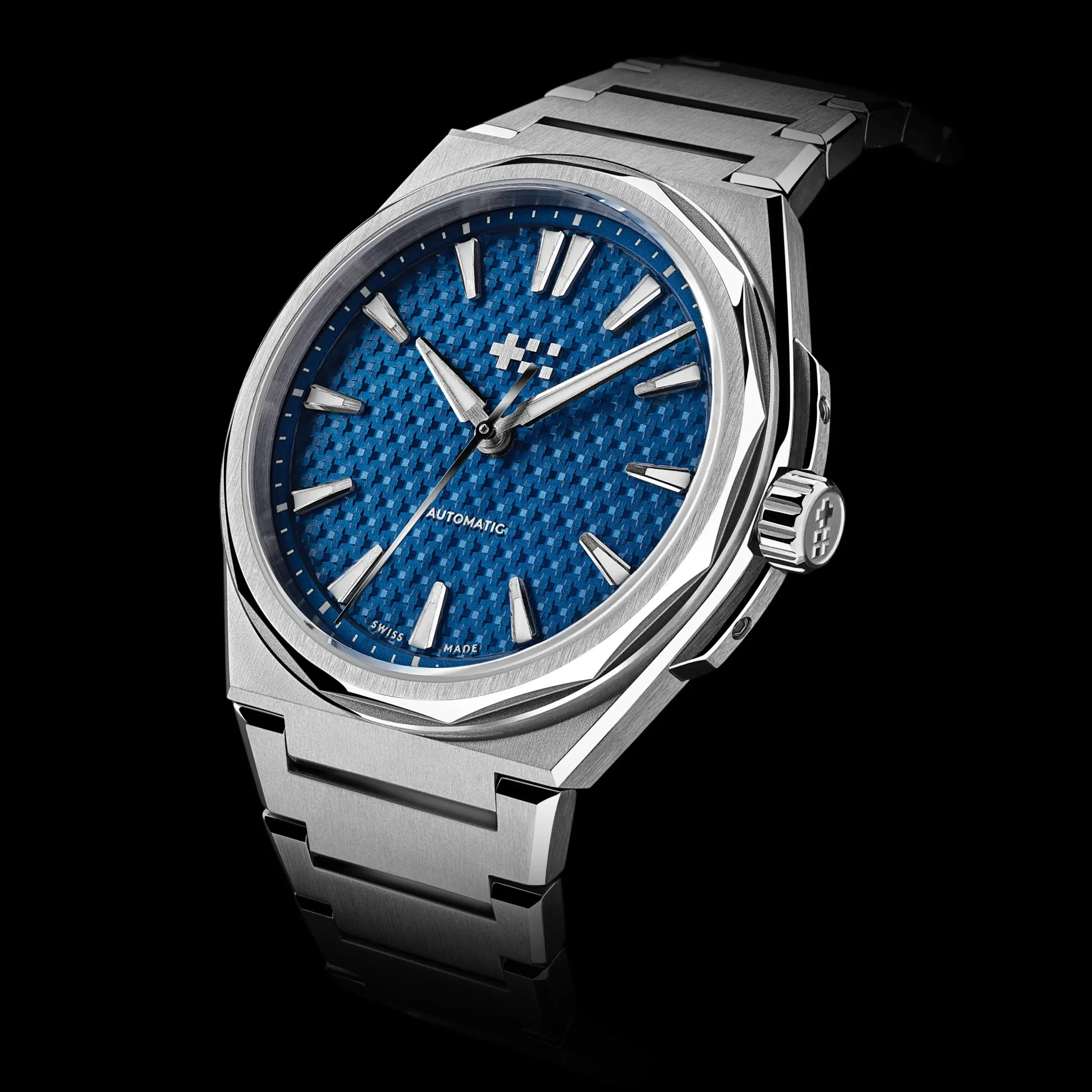 Đồng hồ Christopher Ward C12 The Twelve Nordic Blue 36mm C12-36A3H1-S00B0-B0 mặt số màu xanh. Thiết kế lộ cơ. Dây đeo bằng thép. Thân vỏ bằng thép.