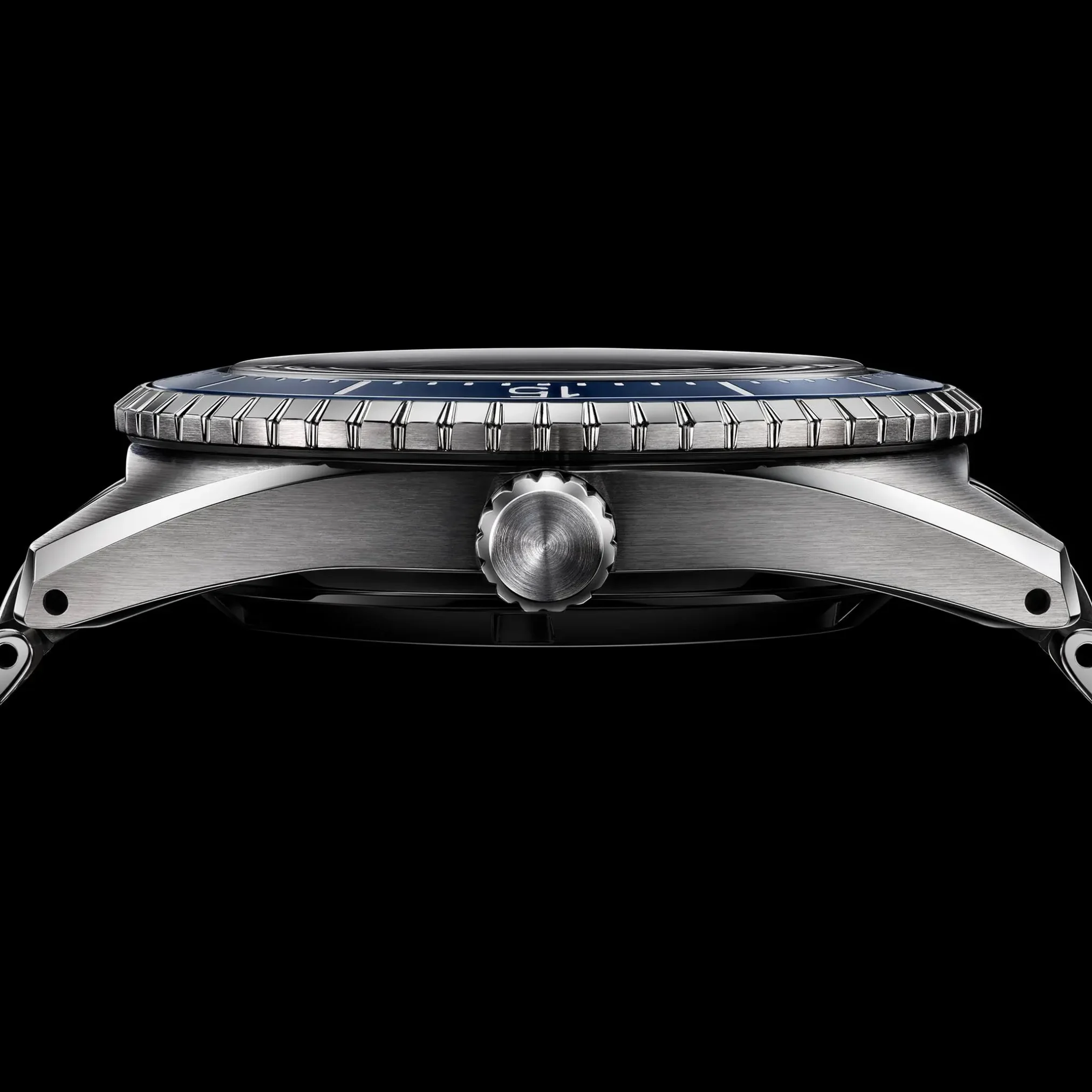 Đồng hồ Seiko Prospex Marinemaster Limited Edition SBEN007 (SJE099) mặt số màu xanh. Dây đeo bằng thép. Thân vỏ bằng thép.