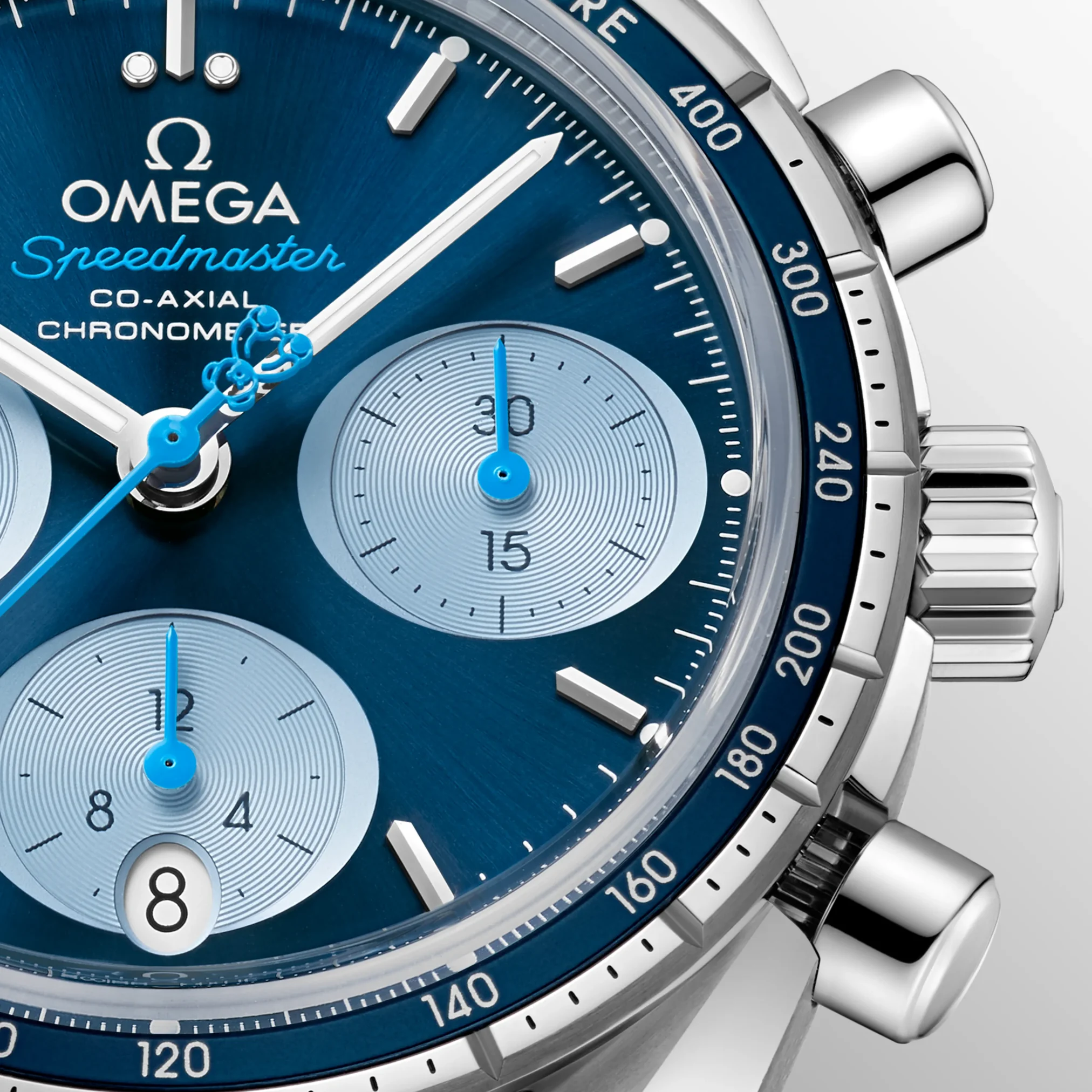 Đồng hồ Omega Speedmaster Orbis Edition 324.30.38.50.03.002 mặt số màu xanh. Dây đeo bằng thép. Thân vỏ bằng thép.