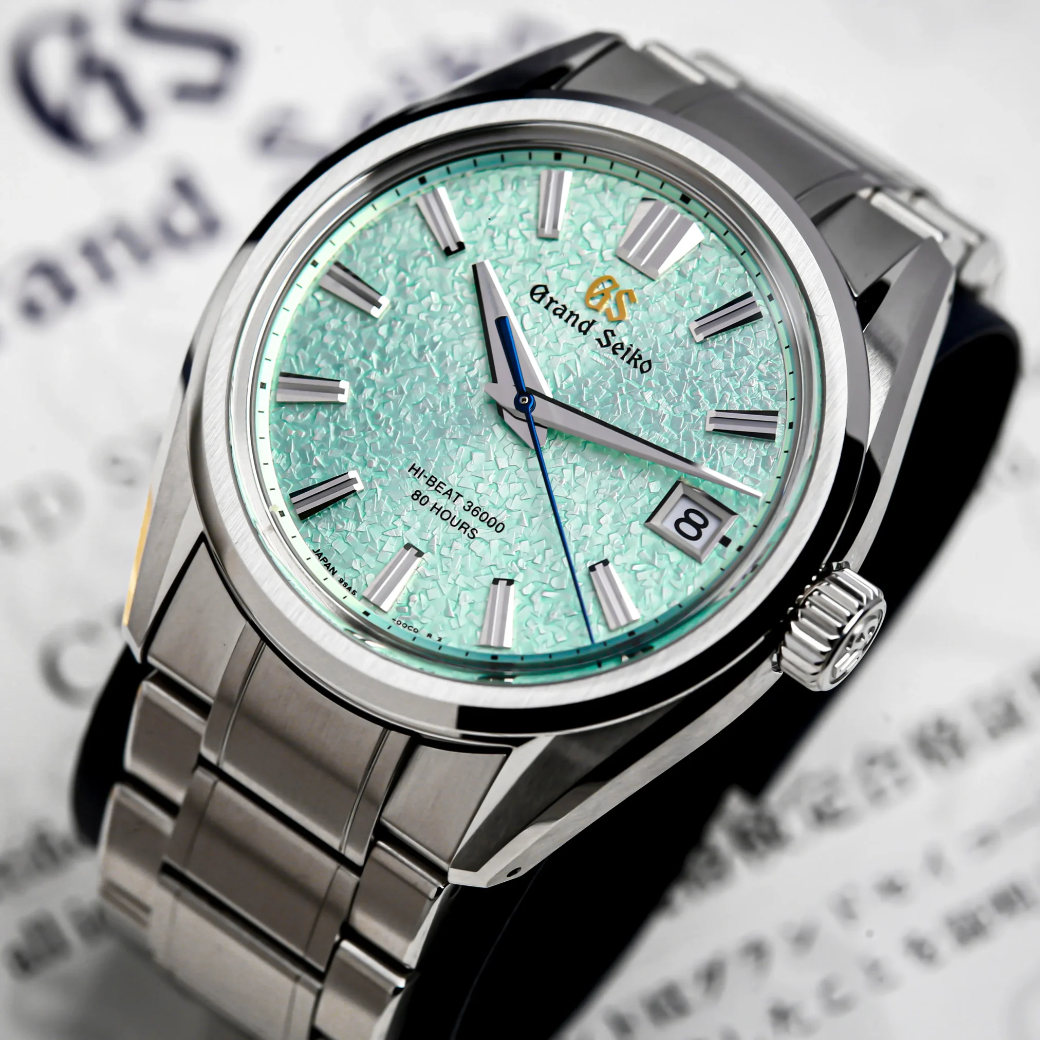 Đồng hồ Grand Seiko Evolution 9 Genbi Valley Limited Edition SLGH021 mặt số xanh. Dây đeo bằng thép. Thân vỏ bằng thép.