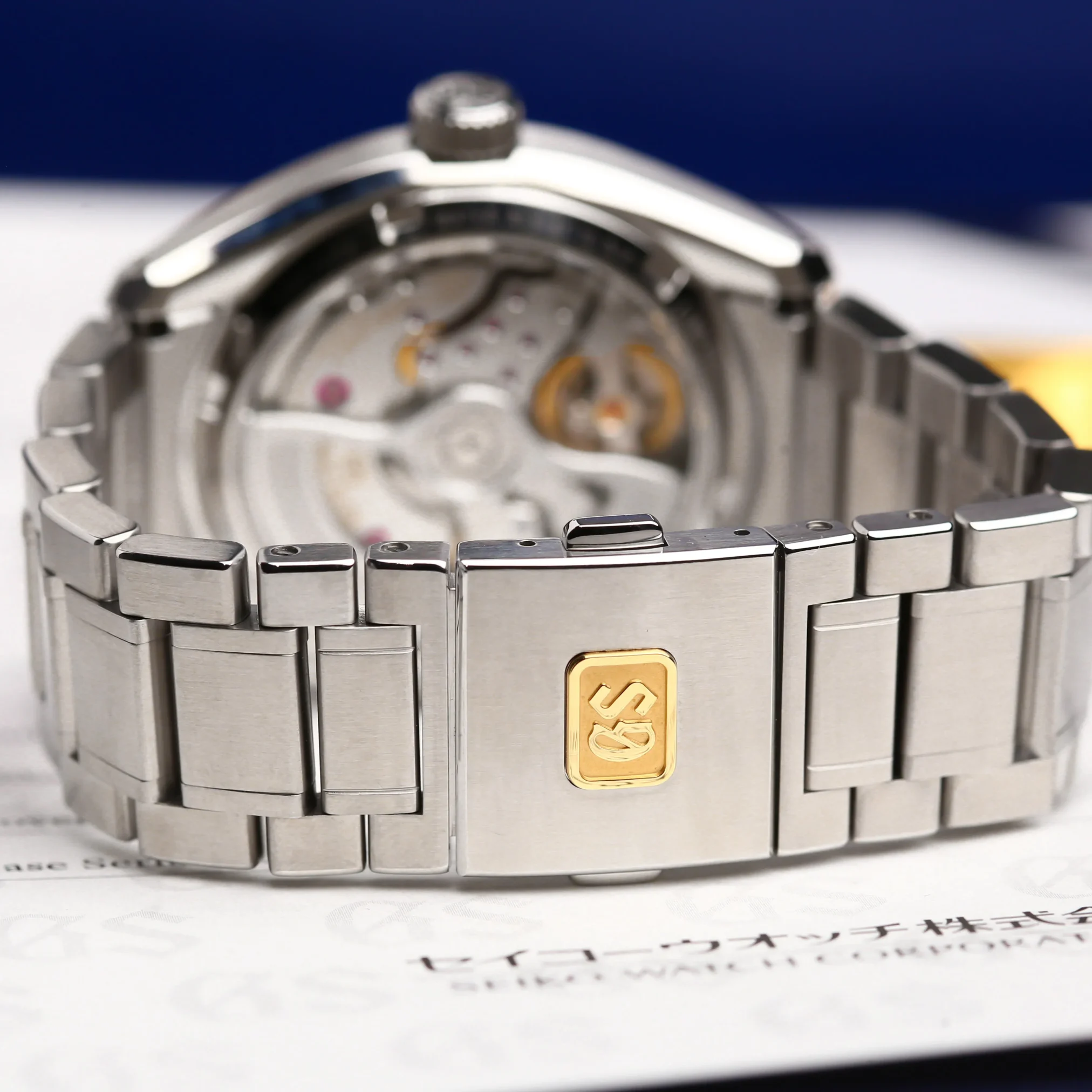 Đồng hồ Grand Seiko Evolution 9 Genbi Valley Limited Edition SLGH021 mặt số xanh. Dây đeo bằng thép. Thân vỏ bằng thép.