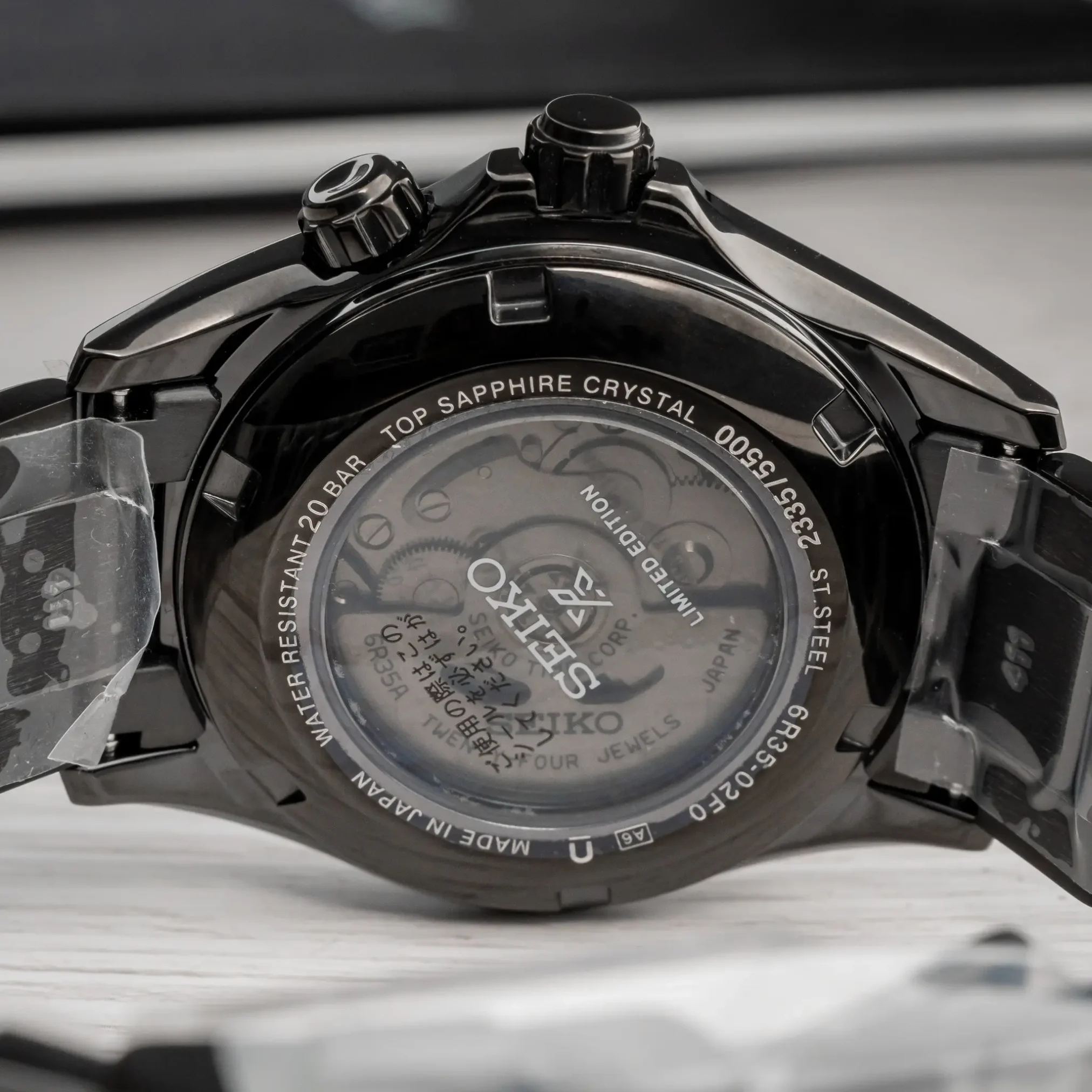 Đồng hồ Seiko Prospex Alpinist The Black Series Limited Edition SBDC185 (SPB337) với mặt số màu đen. Dây đeo bằng thép. Thân vỏ bằng thép.