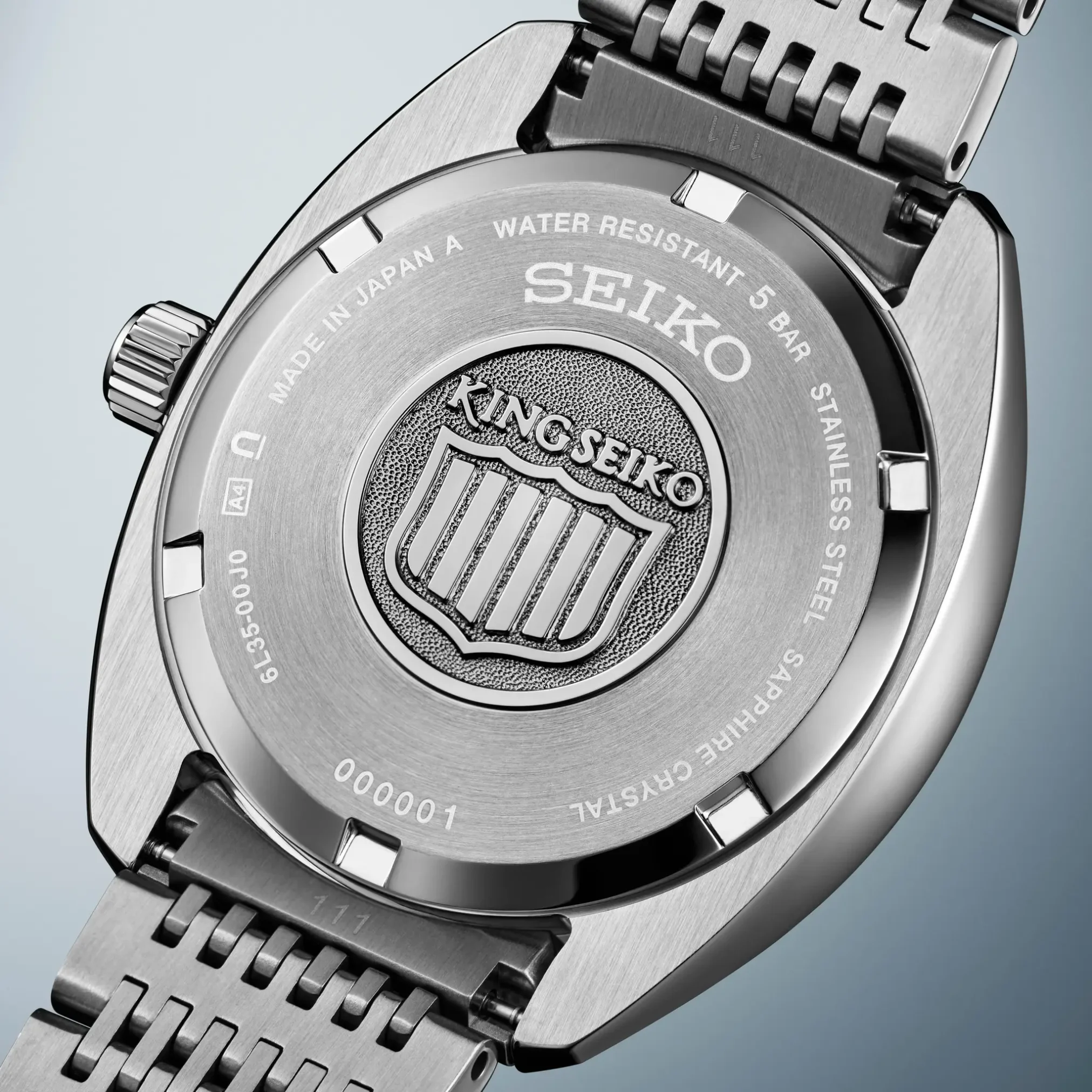 Đồng hồ King Seiko KS1969 Automatic SDKA017 (SJE109) với mặt số màu bạc. Dây đeo bằng thép. Thân vỏ bằng thép.