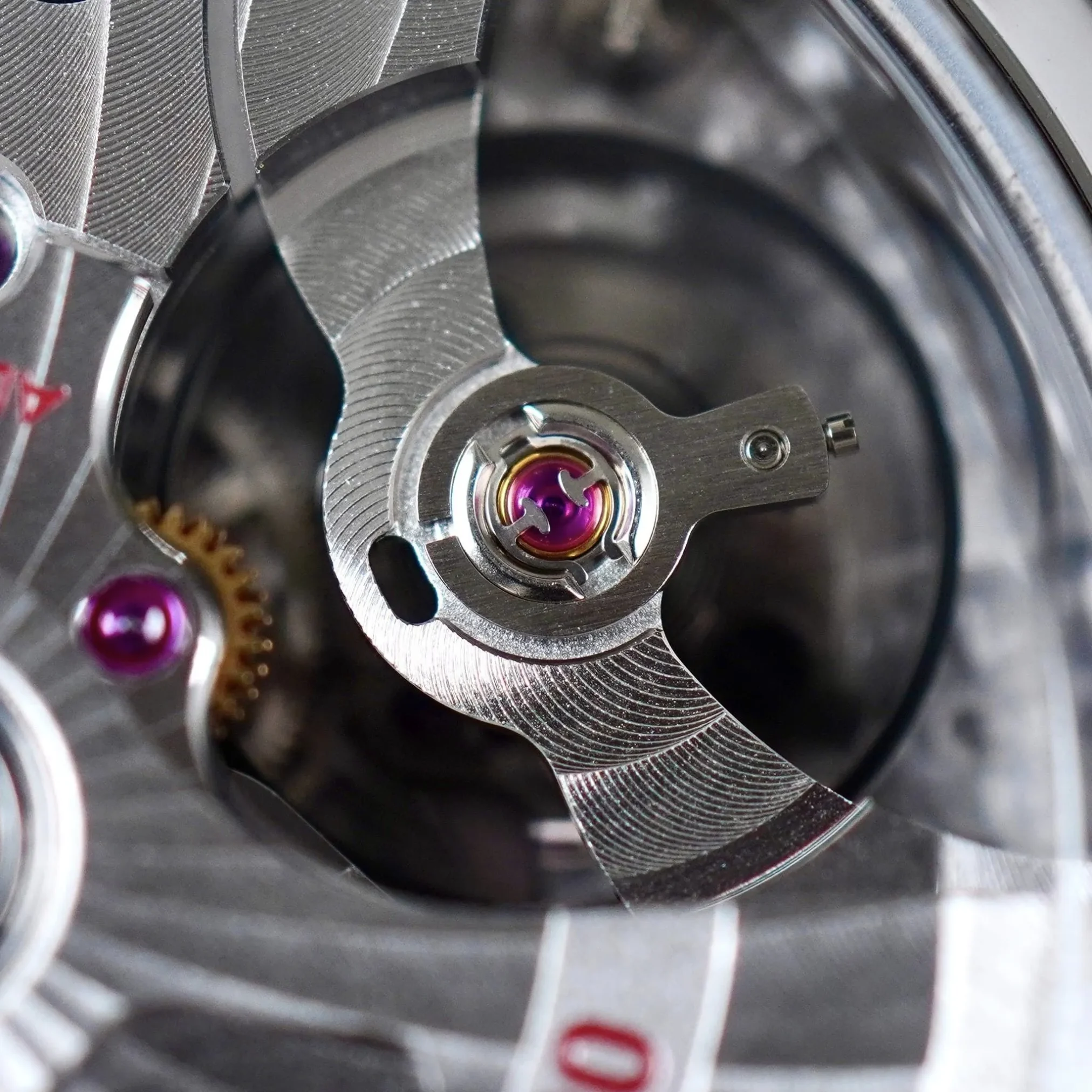 Đồng hồ Omega Speedmaster Two Counters Chronometer Chronograph 311.93.44.51.03.001 mặt số màu xanh. Dây đeo bằng da. Thân vỏ bằng Titanium.